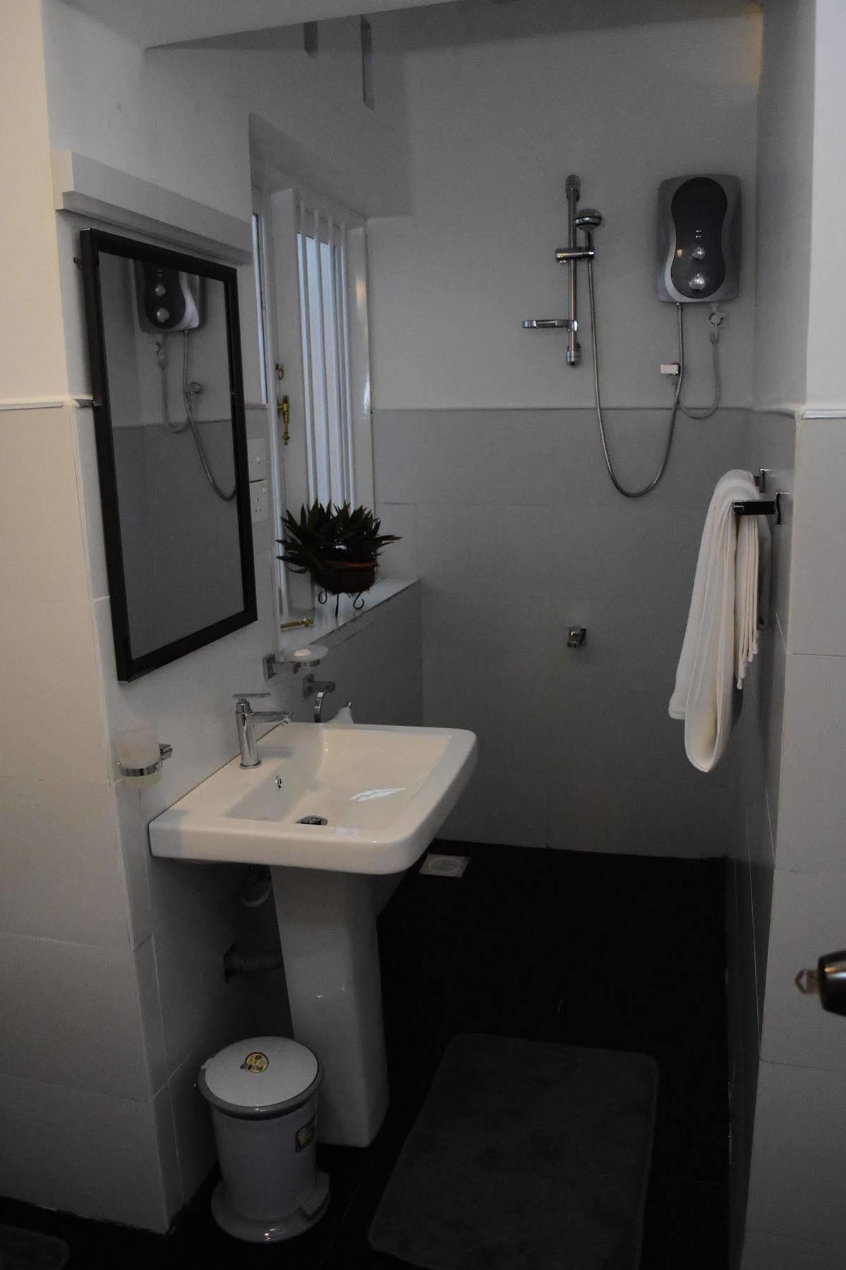 Riverdale Breeze Kandy Extérieur photo